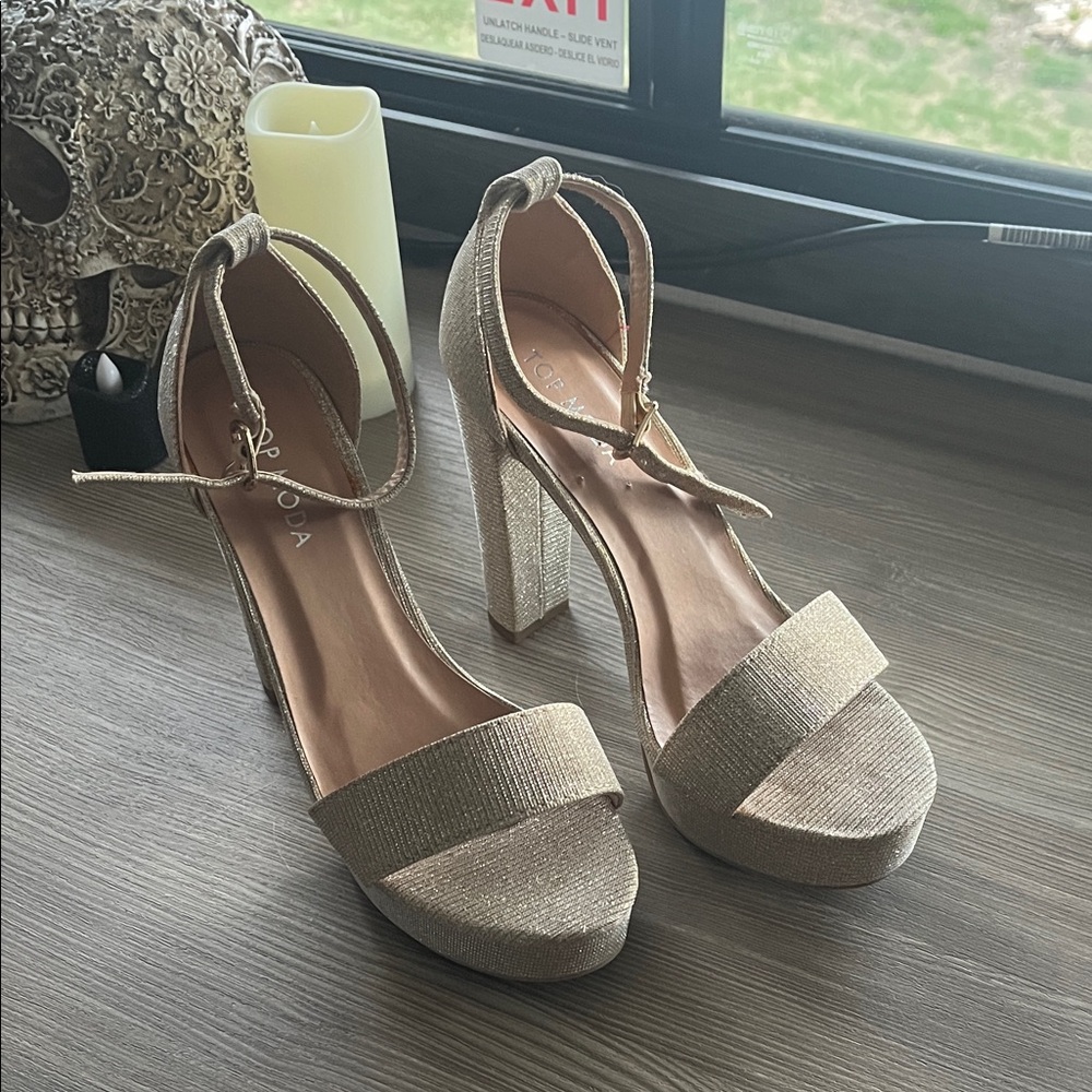 Kardashian Kollection Beige Glitter Heels